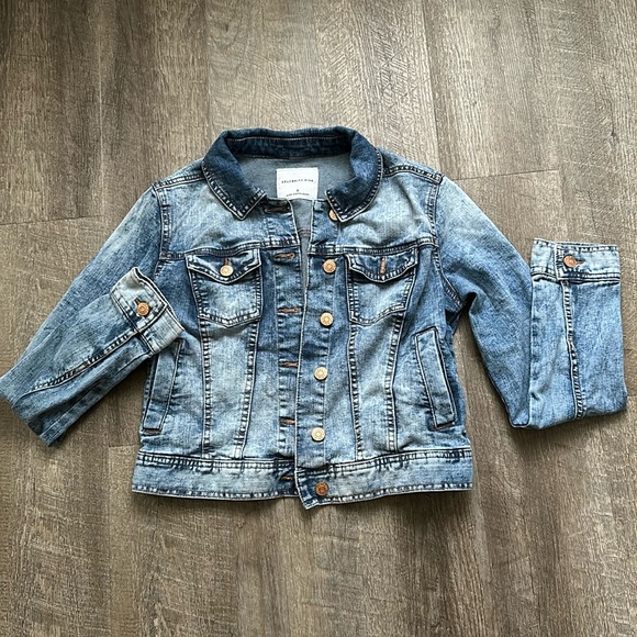 Jean Jacket - Picture 1 of 4